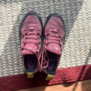 Women’s Gore-Tex Hiking Shoes